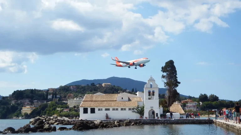 New Flight Routes to Greece: Accessibility trends changing travel 1