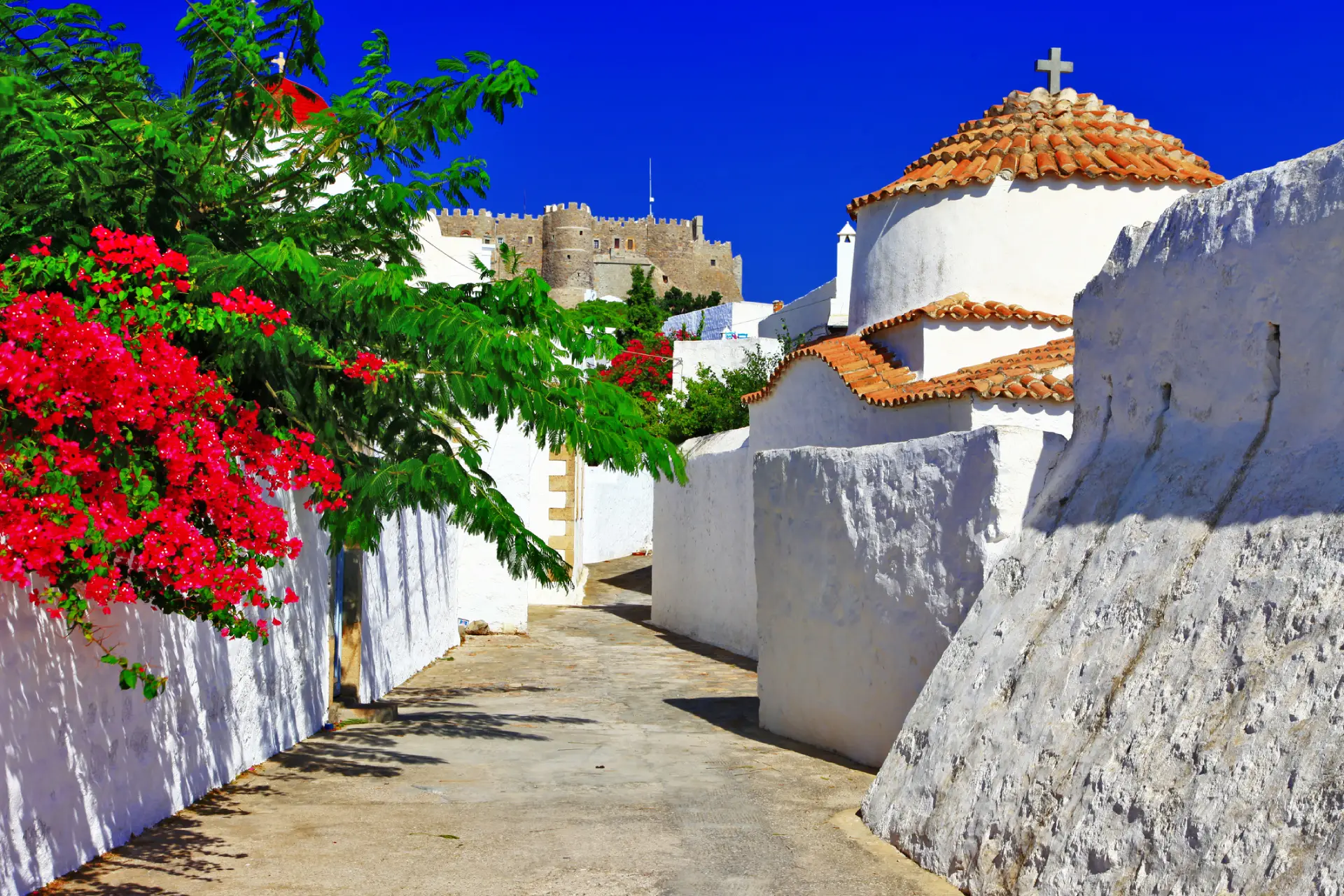 a small alley heading to patmos castle